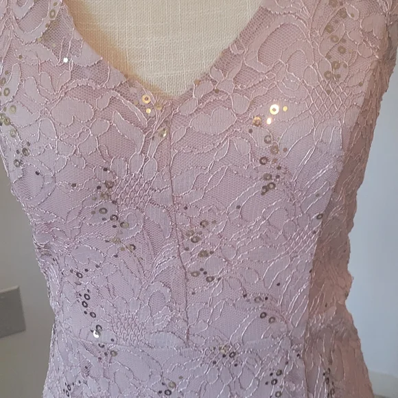 Formal dress - Picture 8 of 8